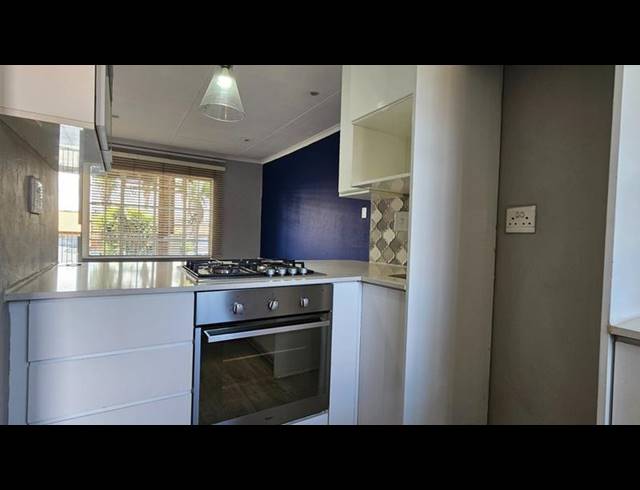 2 BEDROOM TOWNHOUSE FOR SALE IN NEW REDRUTH